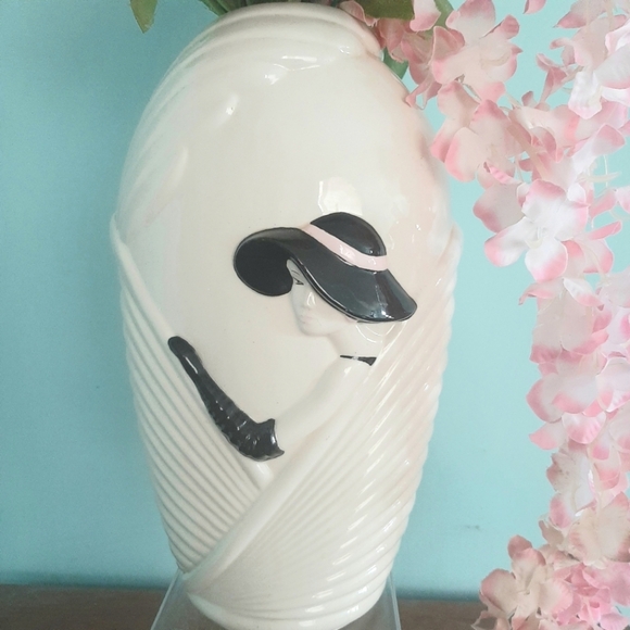 Art Deco Revival 3D Ceramic Vase with Faux Flowers.Soft White/Pink/Black - Picture 2 of 7